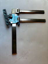 โหลดรูปภาพลงในเครื่องมือใช้ดูของ Gallery Koros Super-Slide III Titanium Laminectomy Retractor