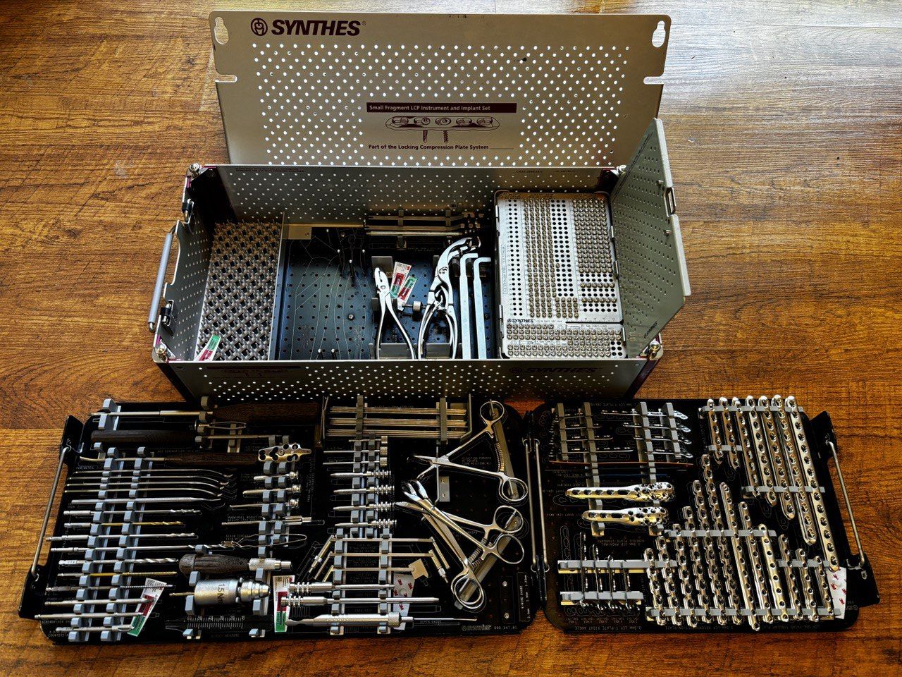 fragment gundum ３点セット Synthes Small Fragment Instrument and Titanium Implant Set – LC